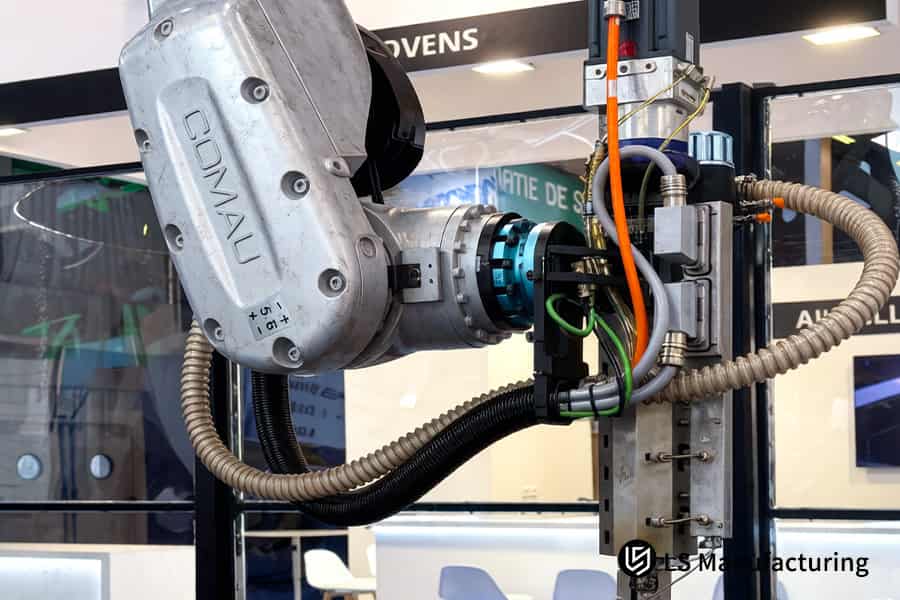 Precision 3D printing DFM minimizes support contact points on clear resin medical device parts.
