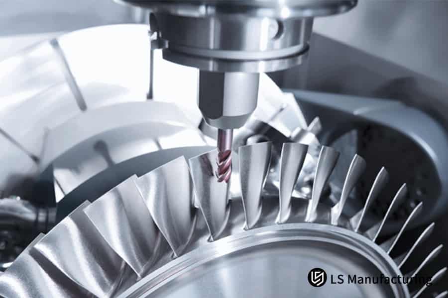 Produzione di un componente aerospaziale in lega di titanio ad alta tolleranza per l'analisi dei costi e la valutazione dei fornitori.