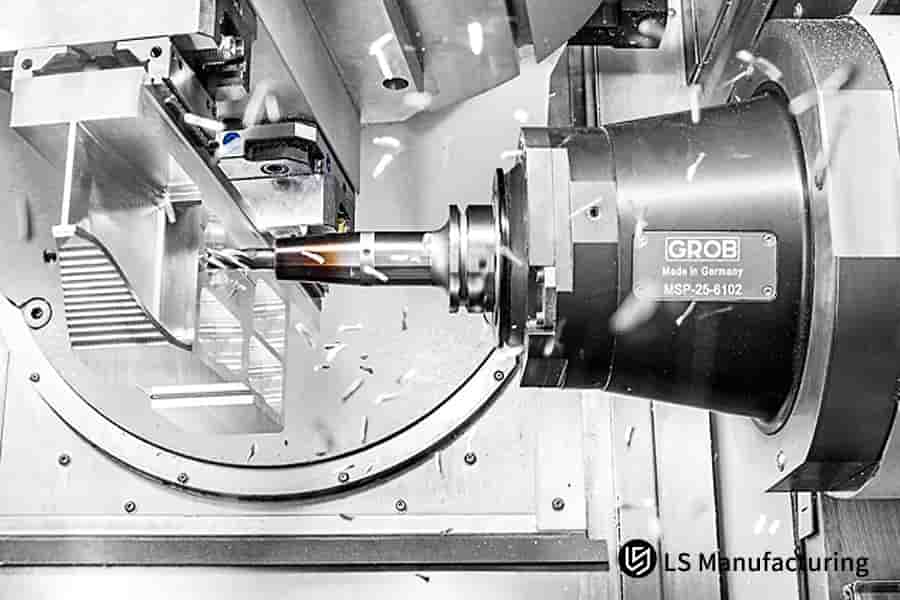 高度な製造サービスのための金属合金に対する高精度 5 軸 CNC 加工のデモンストレーション。