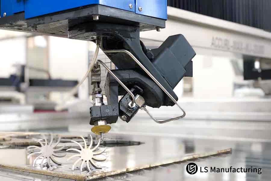 Generación de cotizaciones transparentes para piezas de aleación de aluminio de alta tolerancia en servicios de mecanizado de precisión aeroespacial y automotriz.