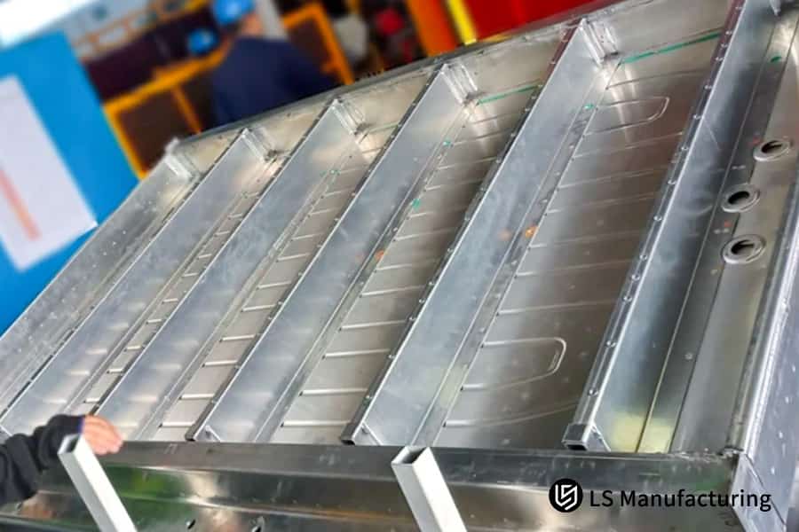A fabricação do gabinete da bateria​ evita granulação