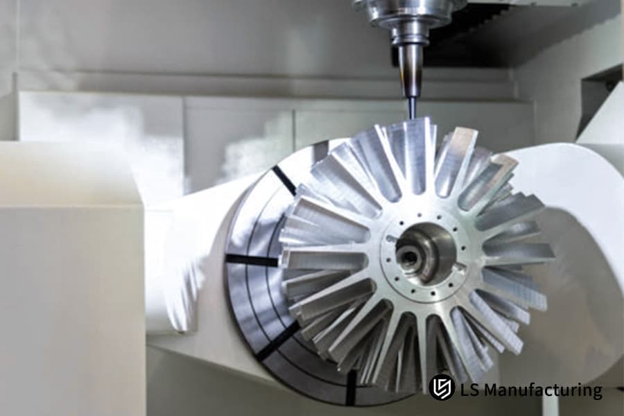 Обработка корпуса турбины из сплава с высокими допусками для аэрокосмических двигательных установок, работающих в суровых условиях.