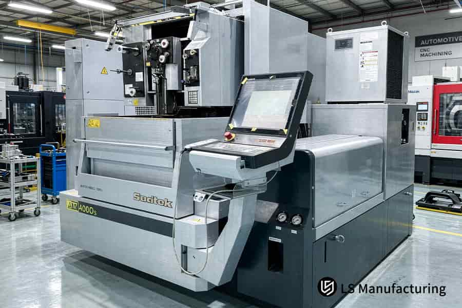 Tolerância apertada Usinagem CNC molda guia de metal duro com precisão de 0,005 mm para ferramentas industriais.