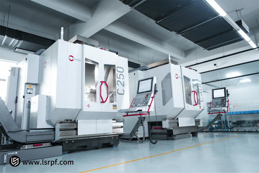 Showcasing precision manufacturing equipment for online CNC service and factory production environment.