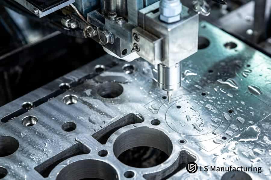 Das ISO 2768 CNC-Angebot deckt allgemeine Toleranzen für die Bearbeitung von Ventilkörpern aus Edelstahl ab.