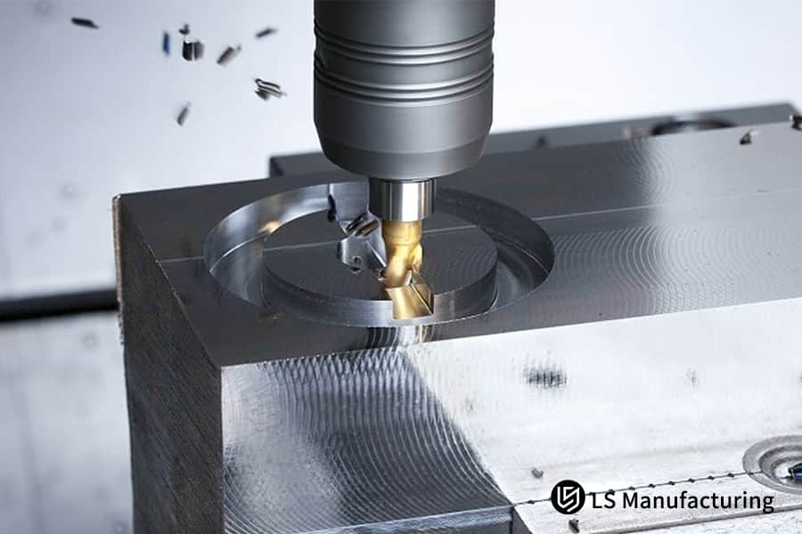 通过数控加工切割高精度不锈钢零件，为工业制造服务。