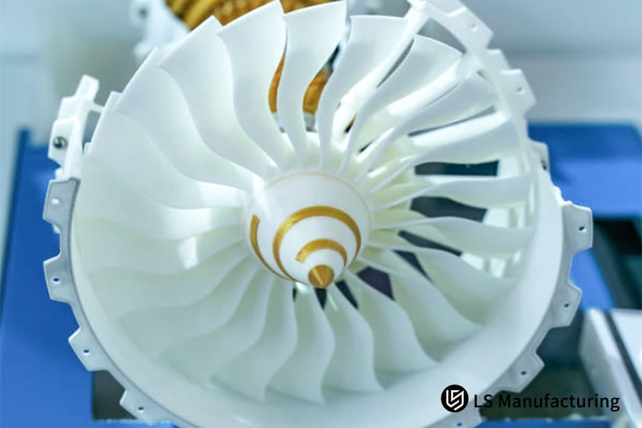Производство прецизионных корпусов турбин из аэрокосмического сплава для систем реактивных двигателей, работающих в суровых условиях.