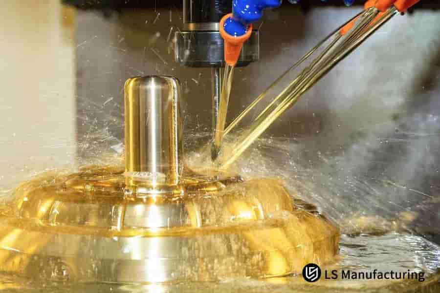 Fresado CNC de una pieza de latón de precisión para servicios de creación de prototipos y exhibición de capacidades de proveedores.