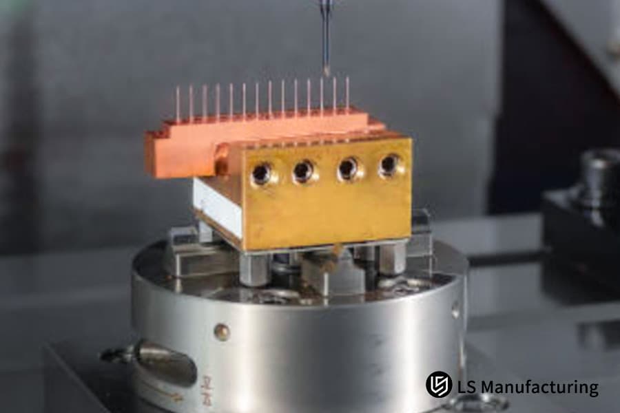 プロトタイプ加工およびカスタム部品製造用の精密銅部品を CNC ミリングします。