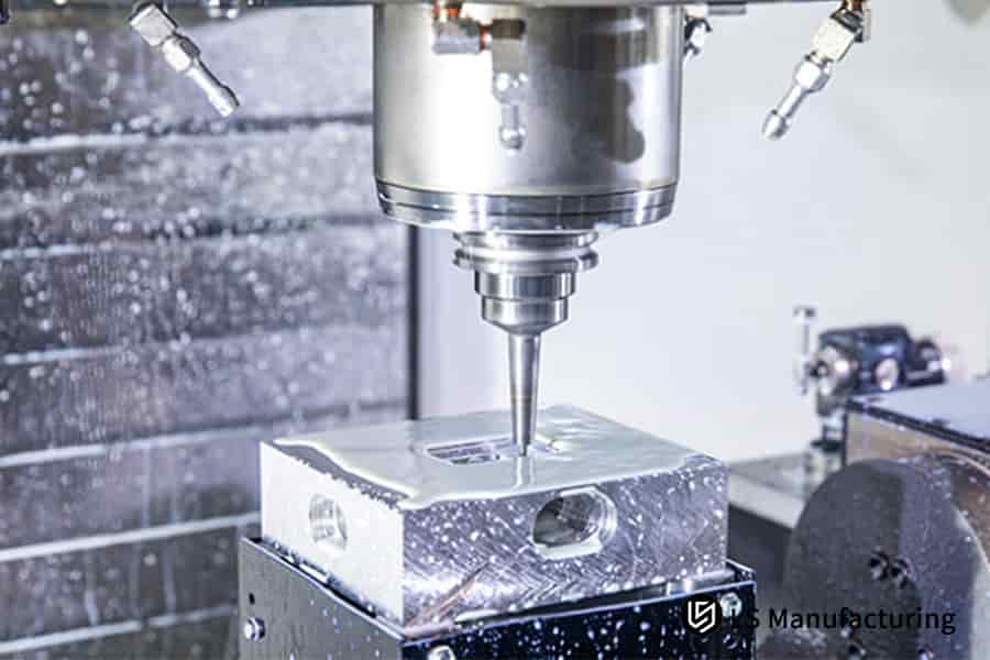 精密産業パートナーの選択とサービスのための高公差アルミニウム CNC フライス盤の運用。