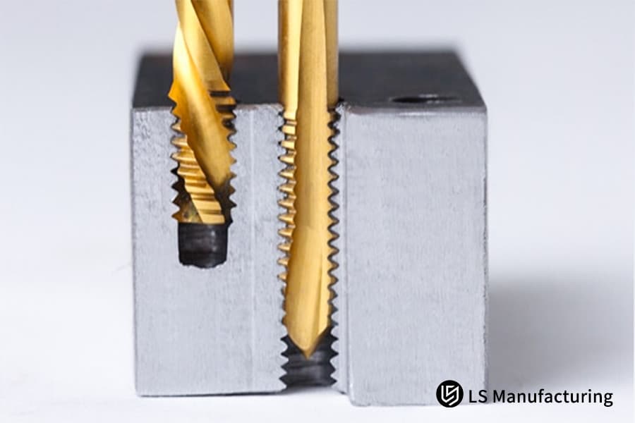 عملية تثبيت باستخدام آلة CNC مع أداة حلزونية بألوان قوس قزح من إنتاج شركة LS Manufacturing