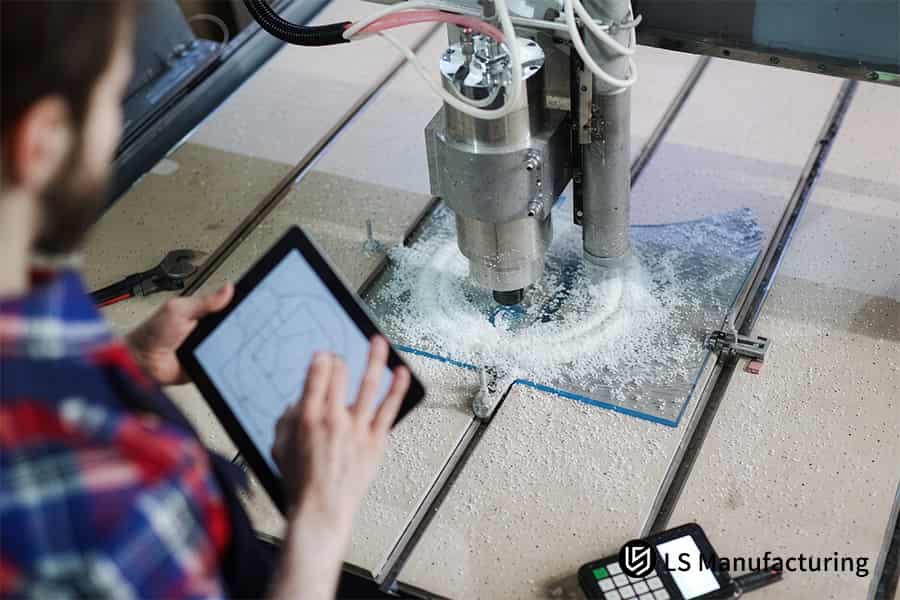 CNC-Bearbeitung prüft medizinischen Verteiler AL 6061 mit einer Genauigkeit von 0,005 mm.