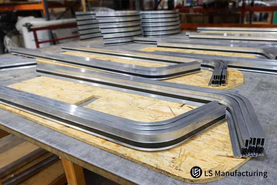 Multi-directional bending escalates grain cracking