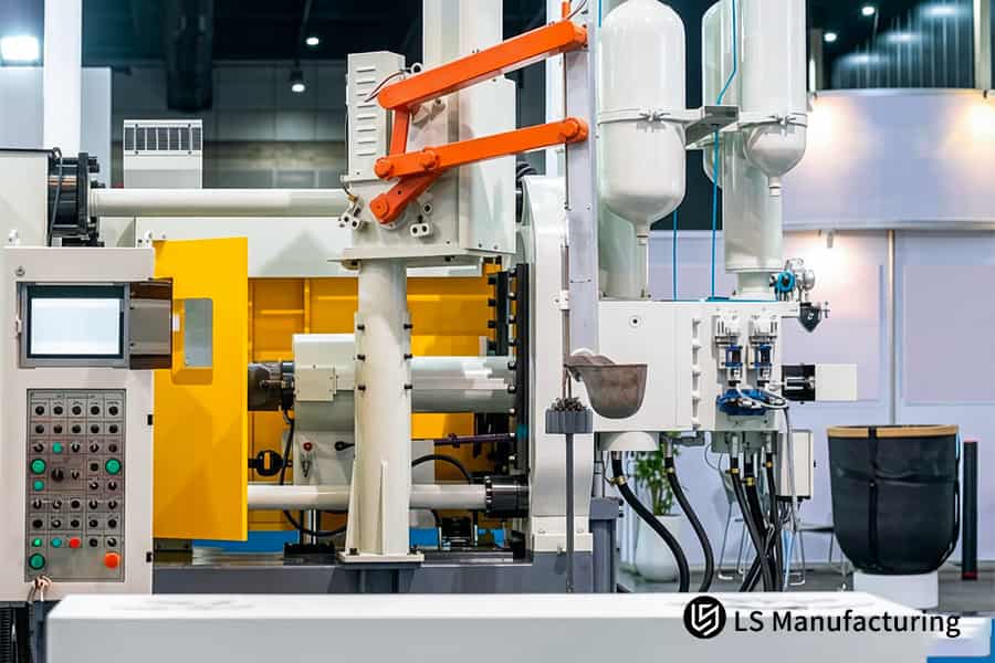 Clamping hardened steel molds prepares the injection chamber for high pressure zinc casting.