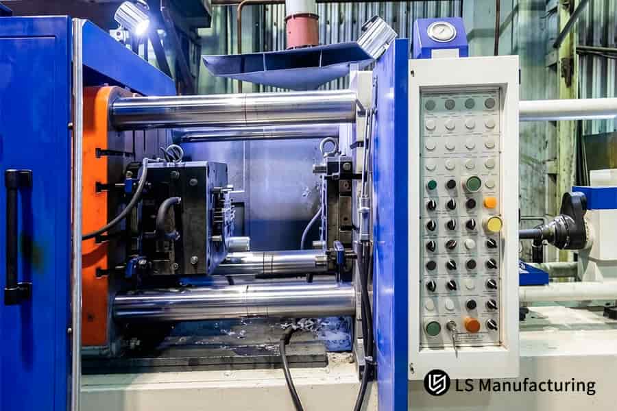 Injecting molten aluminum alloy under high pressure ensures industrial grade precision manufacturing.