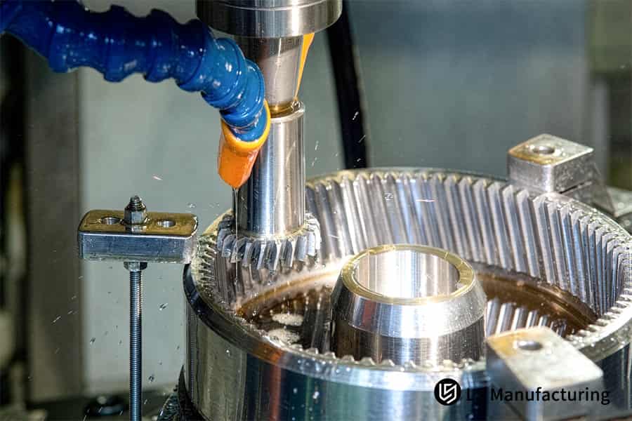 La rettificatrice per ingranaggi rifinisce gli ingranaggi conici con una tolleranza di ±0,003 mm.