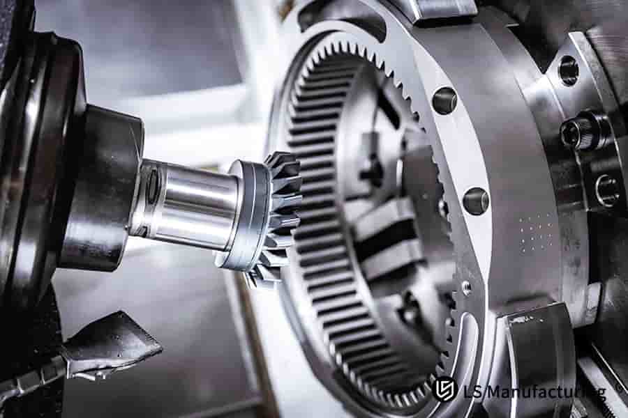 采用数控机床加工高精度合金钢正齿轮，提供快速、小批量定制生产服务。