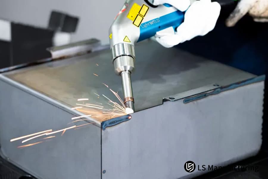 HAZ reduction welding on thin metal enclosure