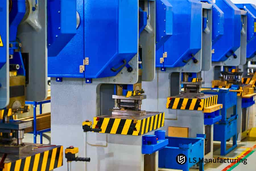 Heavy duty stamping service factory line.