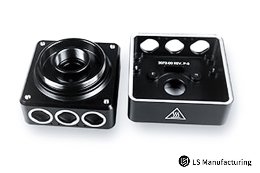 Présentation de composants prototypes CNC noirs de haute précision par LS Manufacturing