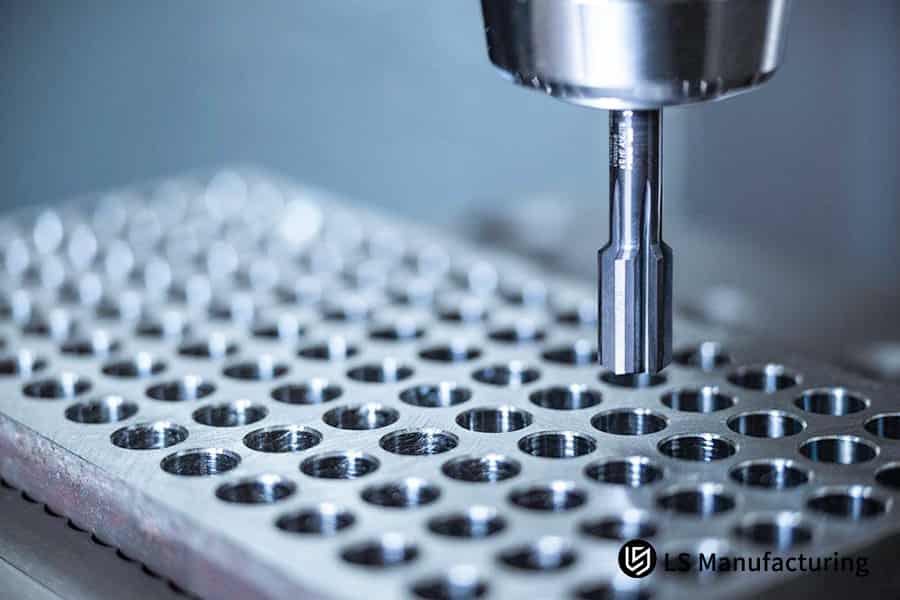 Outils d'alésage de haute précision pour la finition de trous CNC par LS Manufacturing.jpg