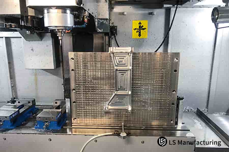 Industrielle CNC-Fräsbearbeitung großer Strukturbauteile durch LS Manufacturing