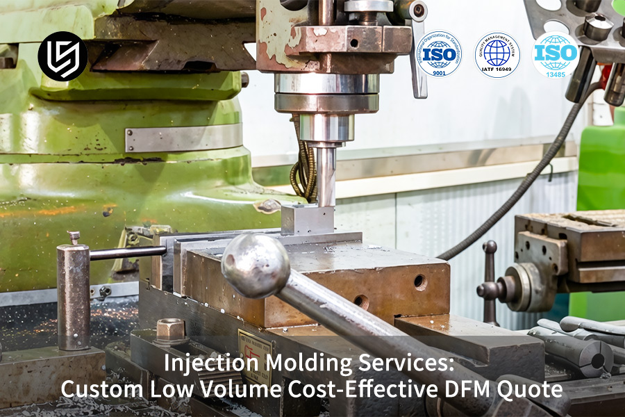 Um centro de usinagem certificado perfura aço ferramenta para moldes de injeção de baixo volume, seguindo as normas ISO 9001.