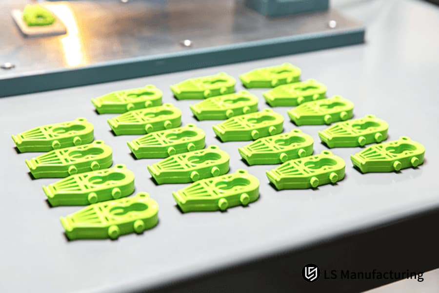 Injection molding keeps speed for simple parts.