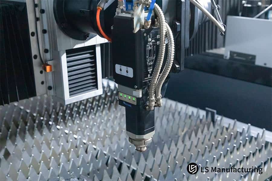 ISO service aligns focal length dynamically