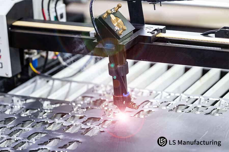 Taglio lamiera di alluminio per pannelli dissipatori con servizio di taglio laser nesting automatico.