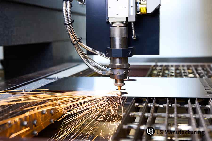 Laser cutting process for nickel alloy parts