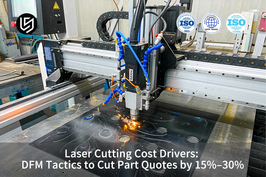 La tête de machine découpe de la tôle, illustrant les facteurs de coût de la découpe laser à ±0,008 mm.