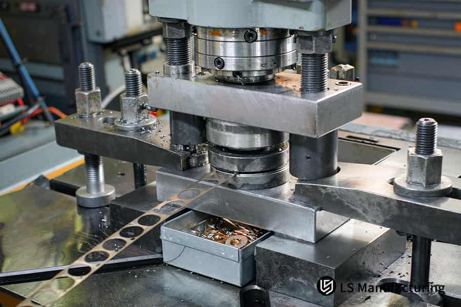 Metal stamping nesting optimization finishes edges to Ra 0.8 μm roughness.