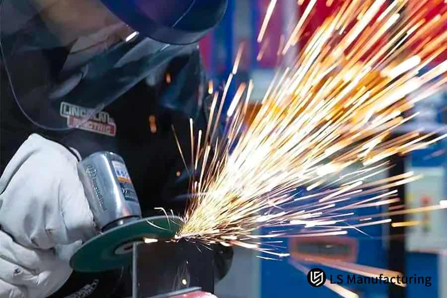 Fabricación de un soporte de estructura de avión de acero de alta resistencia con soldadura sin defectos para ensamblaje estructural aeroespacial.