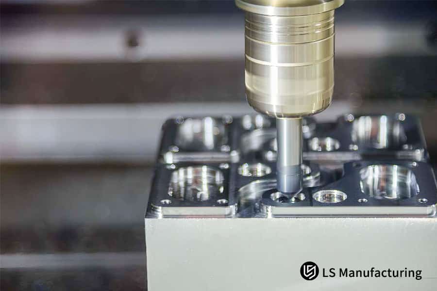 Componente metallico sottoposto a operazione di foratura di precisione da parte di LS Manufacturing.jpg