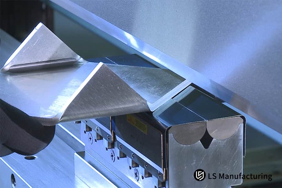 Pliage de précision d'une pièce en acier inoxydable