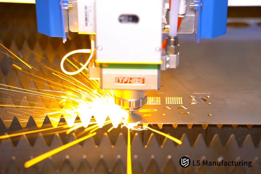 Un service professionnel de découpe laser CMM