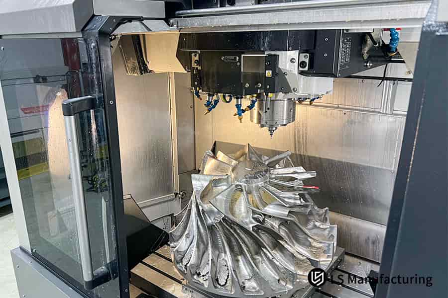 El mecanizado de precisión del impulsor con una resolución Ra de 0,4 μm utiliza herramientas con recubrimiento DLC.
