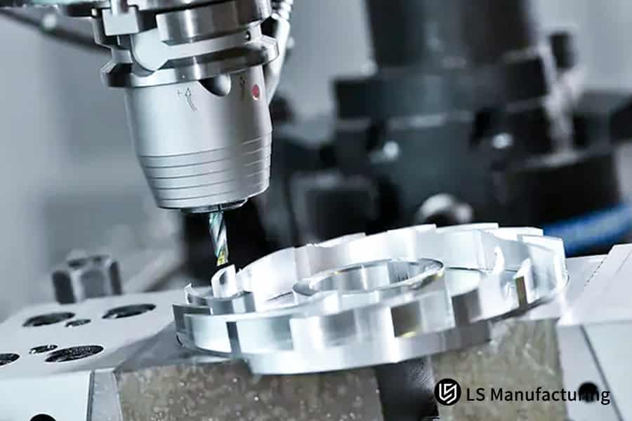 Hochpräzise Bearbeitung von Prototypen aus Aluminiumlegierung in kleinen Stückzahlen.