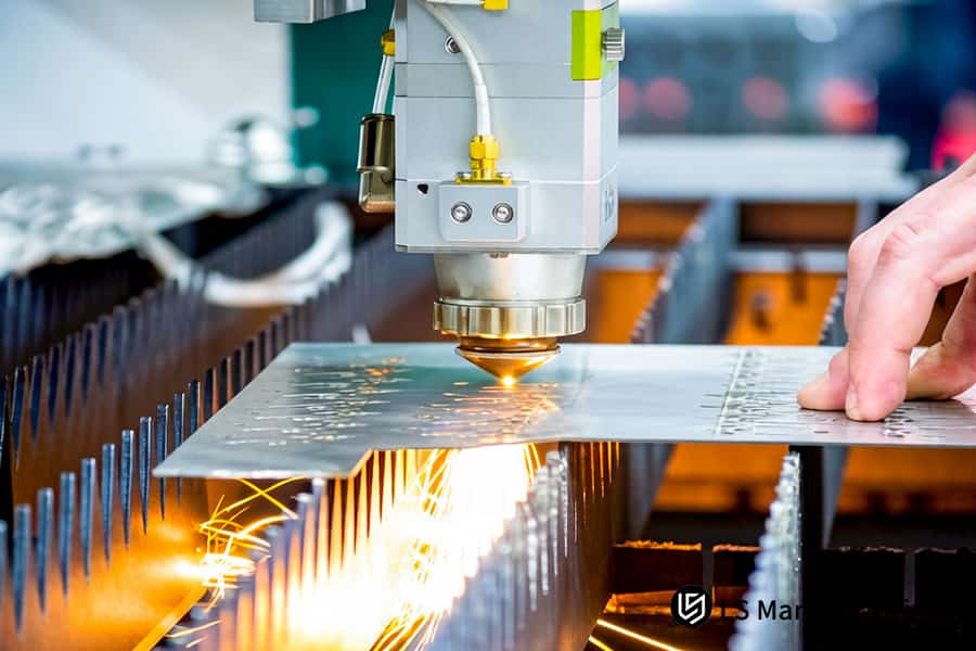 Sheet metal fabrication services​ cut 304 stainless steel for medical device parts with +/-0.05mm tolerance.