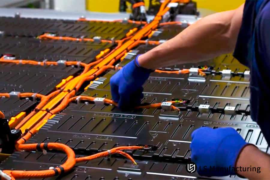 EV battery thermal stamping for slotted plates