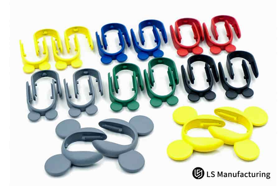 LS Manufacturing による鮮やかなマルチカラーのプロトタイプファスナー製品展示